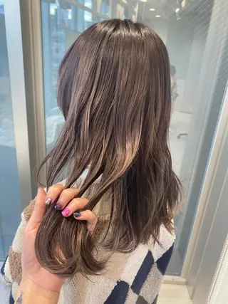 セミロング ウルフカット／吉村 桃子のヘアスタイル