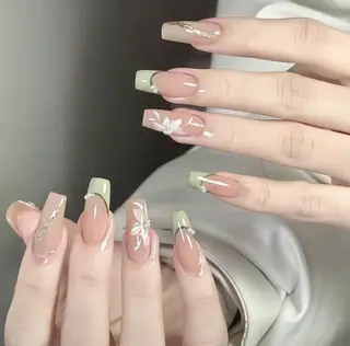 ネイル VIVIAN エイのネイルデザイン