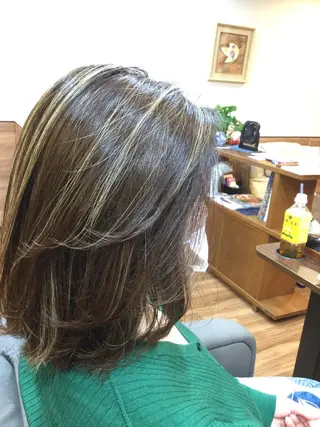 ミディアム カラー Annon プライベートサロンのヘアスタイル