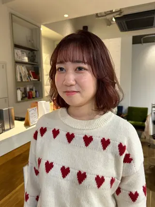 ミディアム カラー 塩澤 榛奈のヘアスタイル