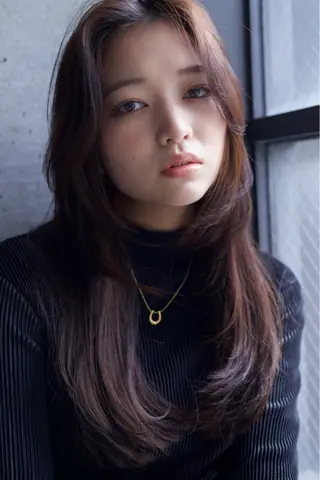 ロング カラー 羽間 有咲のヘアスタイル