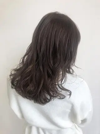 ロング カラー 足立 小百合のヘアスタイル