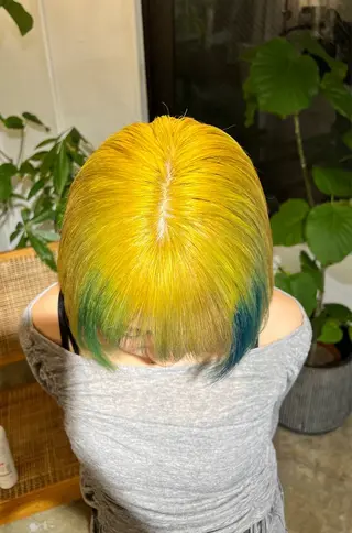 カラー UMEDA RYUHEIのヘアスタイル