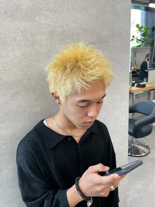 カラー メンズ ユイ☆ハイトーン ☆ブリーチデザインのヘアスタイル