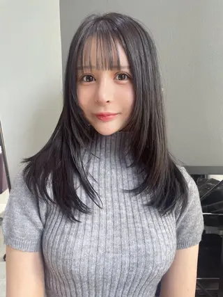 カラー AIRI layer cut hairのヘアスタイル