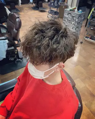 ショート カラー パーマ メンズ Laneige 北加賀屋所属・三谷 天兵のヘアスタイル