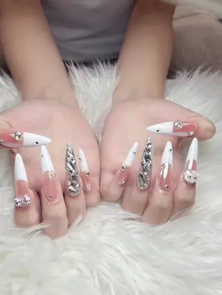 ネイル ENsalon AKIRAのネイルデザイン