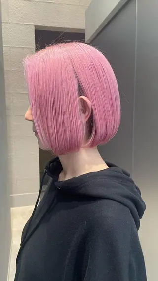 ショート カラー EMANONシェアサロン心斎橋店所属・韓国メンズヘア　ミル クティボブ　足立佳代のヘアスタイル