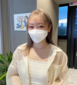 セミロング カラー さと ちはるのヘアスタイル