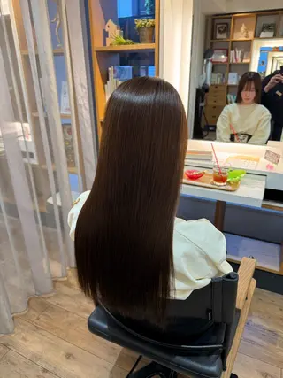 セミロング afloatkobe所属・美髪/髪質改善 川口凌弥のヘアスタイル