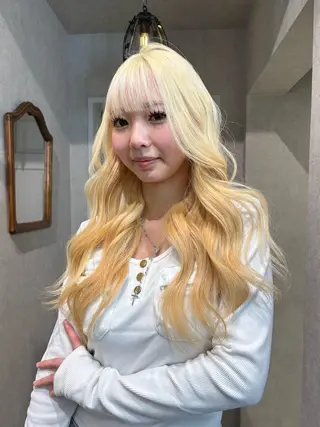 ロング 艶ハイトーン/ 輝保🤍✨のヘアスタイル