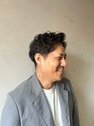 パーマ メンズ ナチュラル大人っぽい スタイル　MAORIのヘアスタイル