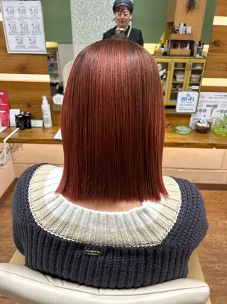 ミディアム 神谷 千明のヘアスタイル