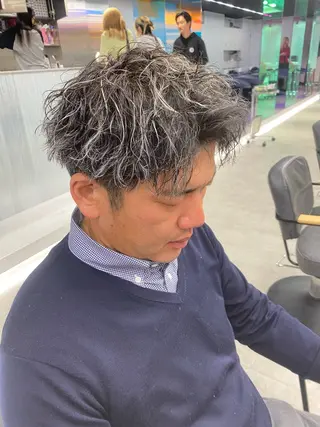 ショート カラー パーマ メンズ シャドウパーマ/ ルーズパーマ/メンズのヘアスタイル