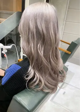 セミロング カラー ヘアアレンジ 𝐑𝐈𝐍𝐊𝐀 🐣🩷のヘアスタイル