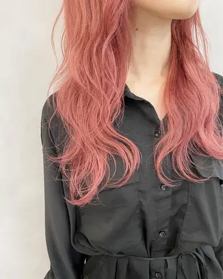 セミロング カラー 艶ハイトーンブリーチ 🌈小林侑雅のヘアスタイル