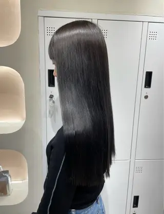 ロング カラー ワンホンレイヤー 福岡天神RAIRAのヘアスタイル