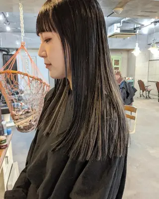 セミロング カラー ヘアアレンジ 南堀江 möwen ( メーヴェ )所属・mowen RUIのヘアスタイル