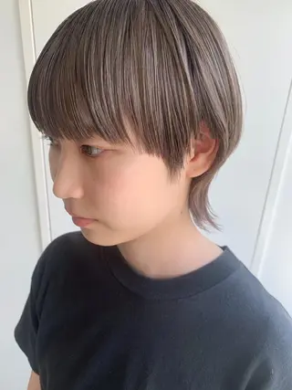 ショート nuu所属・💜ショート💜 ウルフ、ボブ二色亜美のヘアスタイル