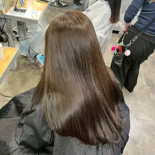 カラー 🤍Mei🤍赤み消 し透明感ツヤカラーのヘアスタイル