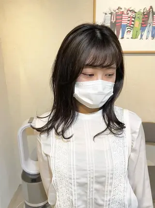 セミロング カラー Rin:nel hair所属・Takanishi くすみベージュカラーのヘアスタイル