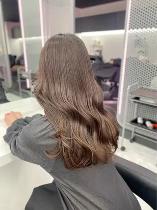 カラー 🤍Mei🤍赤み消 し透明感ツヤカラーのヘアスタイル