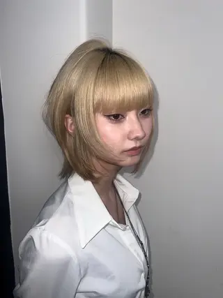 ミディアム AIRA/ブリーチ ‪/透明感カラーのヘアスタイル