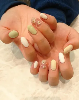 ネイル 會田 瑠衣のネイルデザイン