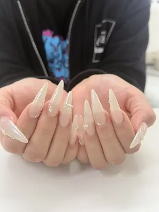 ネイル MARU Nail Salon所属・落合 明日美のネイルデザイン