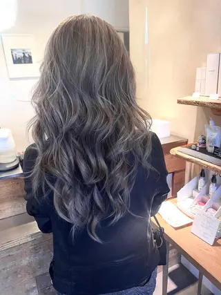 ミディアム カラー ケア剤オタク×海外 ヘア長谷川裕起のヘアスタイル