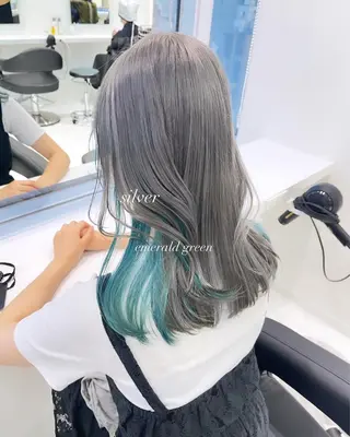 ロング カラー 𝘳𝘺𝘰𝘬𝘢 髪質改善／ブリーチのヘアスタイル