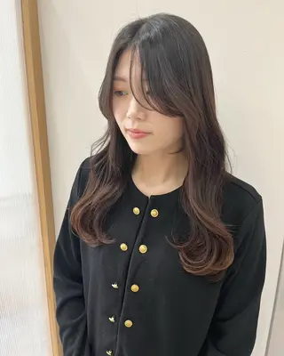 ロング カラー ヘアアレンジ 🥀暖色韓国ヘア💕 保科侑花のヘアスタイル