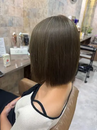 ミディアム 土屋朱理/ ハイトーンカラーのヘアスタイル