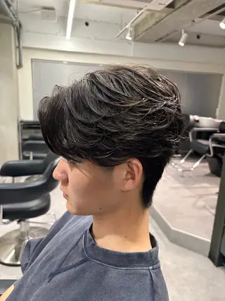 ミディアム パーマ メンズ 🐦‍🔥フェザーパ ーマ🐦‍🔥きるやのヘアスタイル