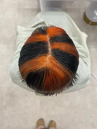 ミディアム ボブ/ハイトーン REINAのヘアスタイル