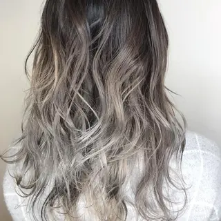 セミロング カラー AMI Hair  supply所属・髪質改善カラー 韓国風レイヤーのヘアスタイル