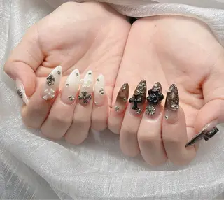 ネイル Lee Nailsのネイルデザイン