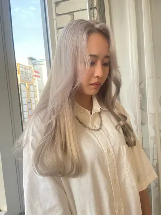 ロング カラー LUNTY NAMBA所属・艶ハイトーン👑♡ NATSUKIのヘアスタイル