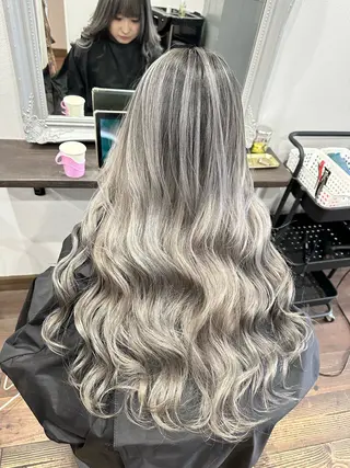 ロング _White広島所属・バレイヤージュ 隅中秀弥のヘアスタイル