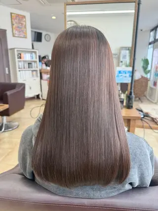 ロング 額田 汐莉のヘアスタイル