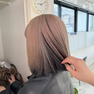 カラー 艶髪ハイトーン× ボブ🥣アイネのヘアスタイル
