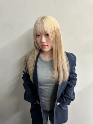 ロング ウルフとハイトーン みっちー✂️のヘアスタイル