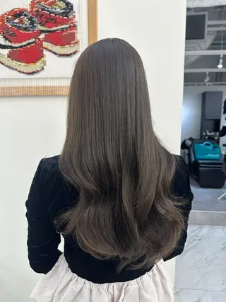 ロング カラー ワンホン×髪質改善 つのーか🩶‪🫧のヘアスタイル