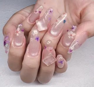 ネイル R inのネイルデザイン