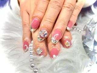 ミディアム GG houseのネイルデザイン