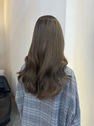 ロング カラー 赤み無し柔らかカラー 【梅田】madokaのヘアスタイル