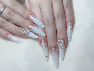 ネイル M🌷nail 長さだし専門店のネイルデザイン