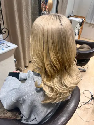 ロング 野村 佳蓮のヘアスタイル