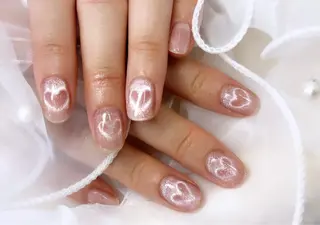 ネイル LovesLaughs下上津役店所属・くろせ れいのネイルデザイン