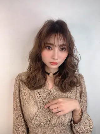 セミロング カラー _WHITE 難波本店のヘアスタイル